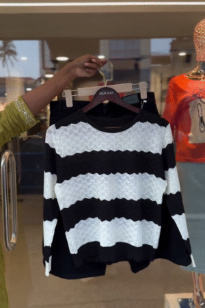MONOCHROME TEXTURE STRIPED TOP