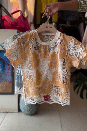 BLACK & WHITE ABSTRACT BRUSHSTROKE SHIRT